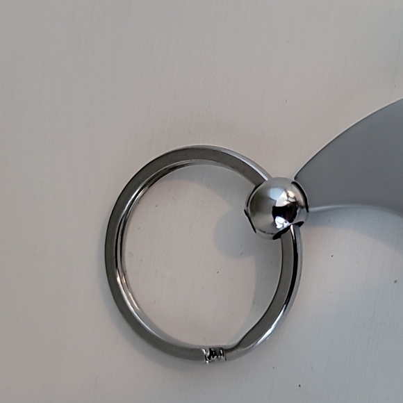 Metal teardrop Keychain. - Picture 2 of 4